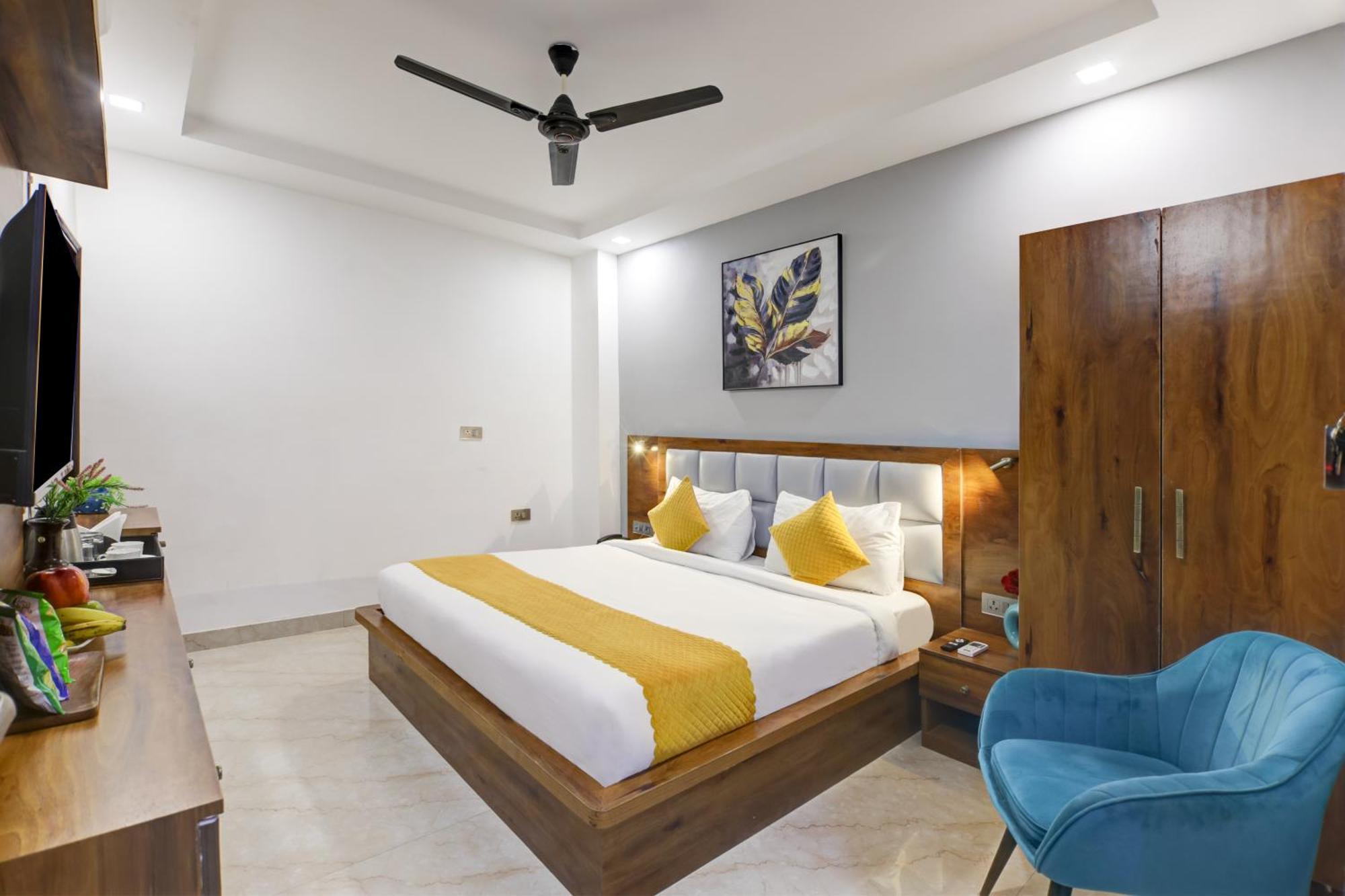Status By Hotel The Emporio Ghaziabad Exterior foto