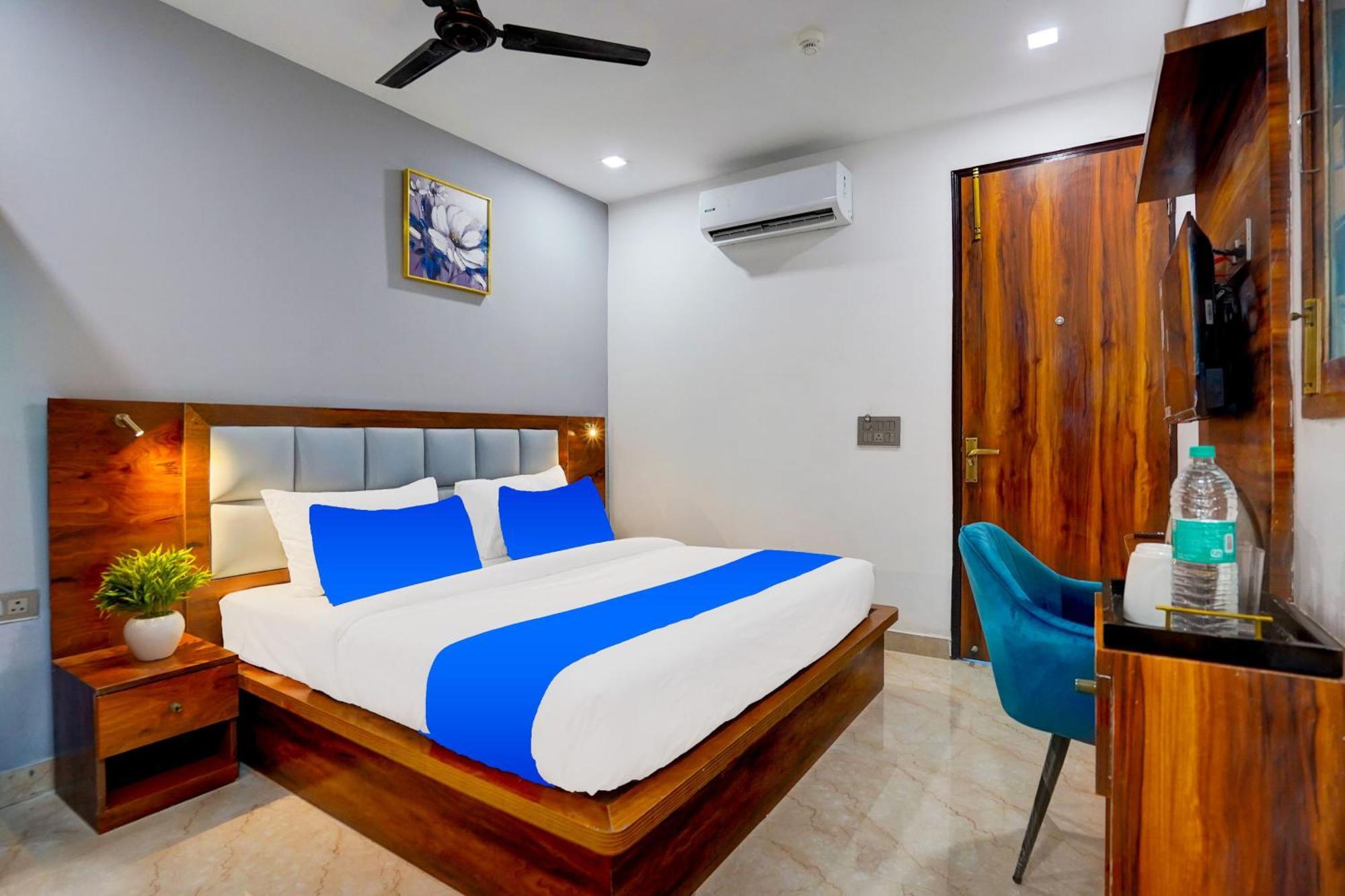 Status By Hotel The Emporio Ghaziabad Exterior foto